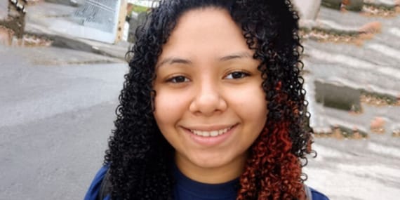  Família procura por adolescente desaparecida desde a manhã desta segunda